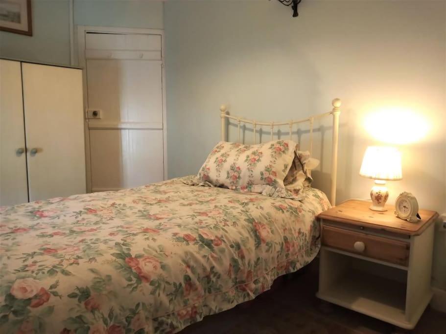 Ty Hen - Quirky Grade II Listed Cottage Blaenau Ffestiniog Esterno foto